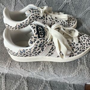 Leopard adidas campus zeros